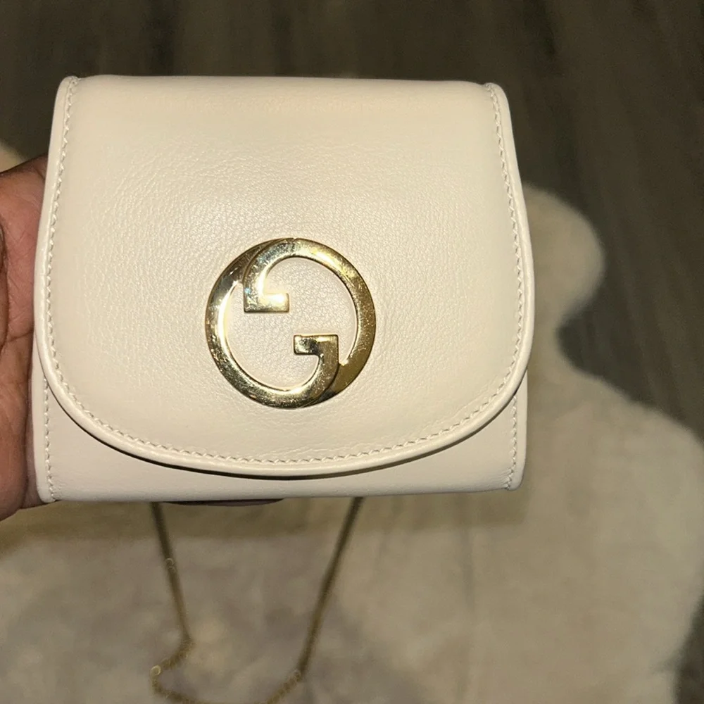 Roxy Calfskin Medium Blondie Chain Wallet Mystic White - Picture 7 of 8